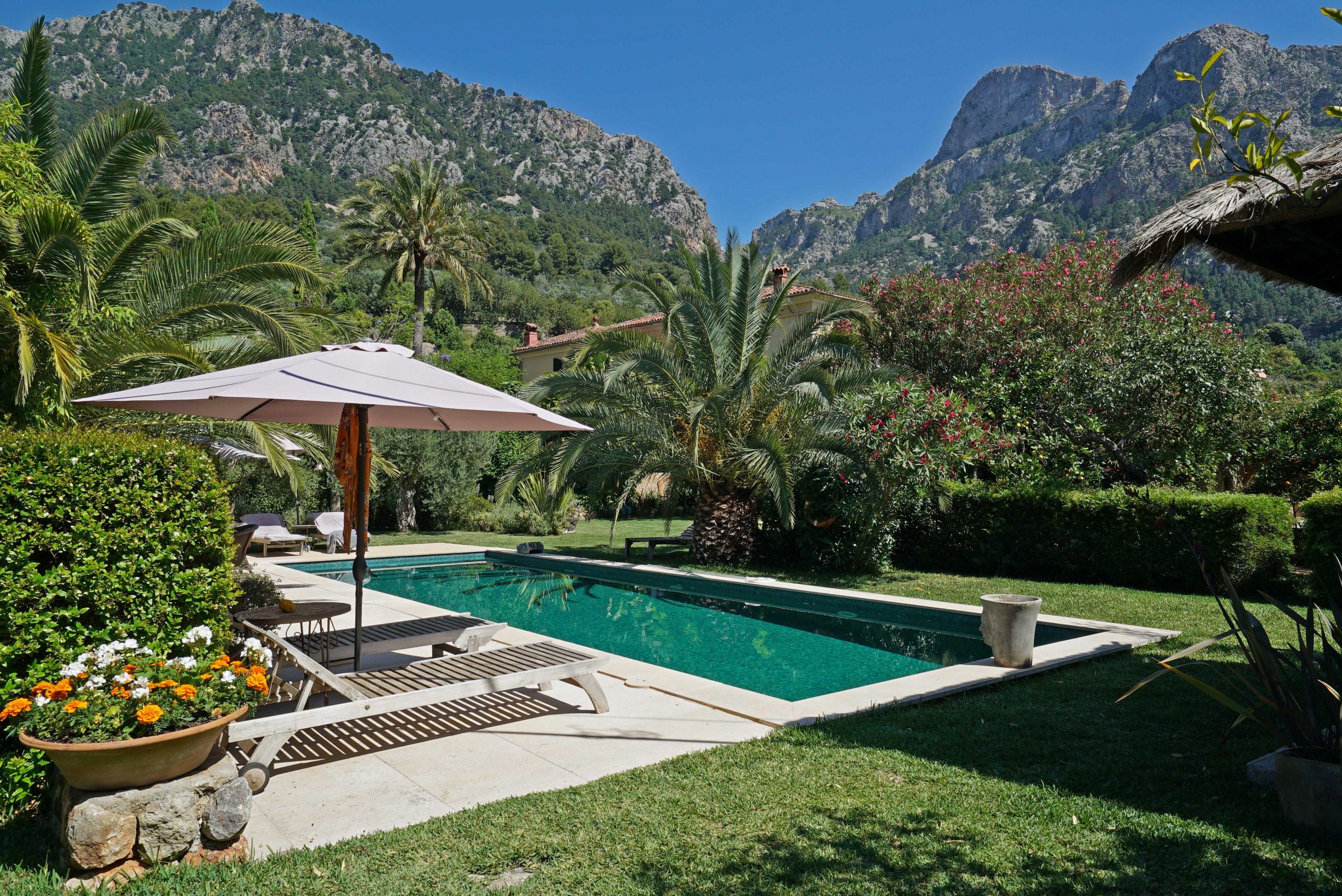Piscina exterior de la Finca de la Soledad en Soller