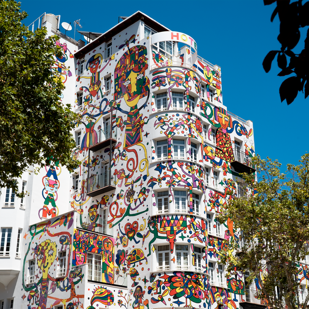 Imagen del Hotel Artmadams con la fachada de José Luís Mesas